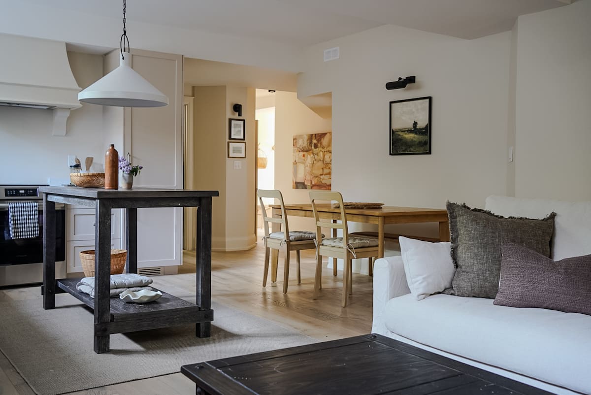 Living room at The Alton Landing